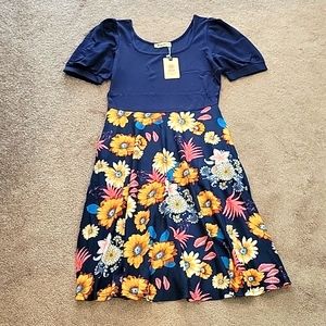 NWT Moyabo short sleeve dress size medium